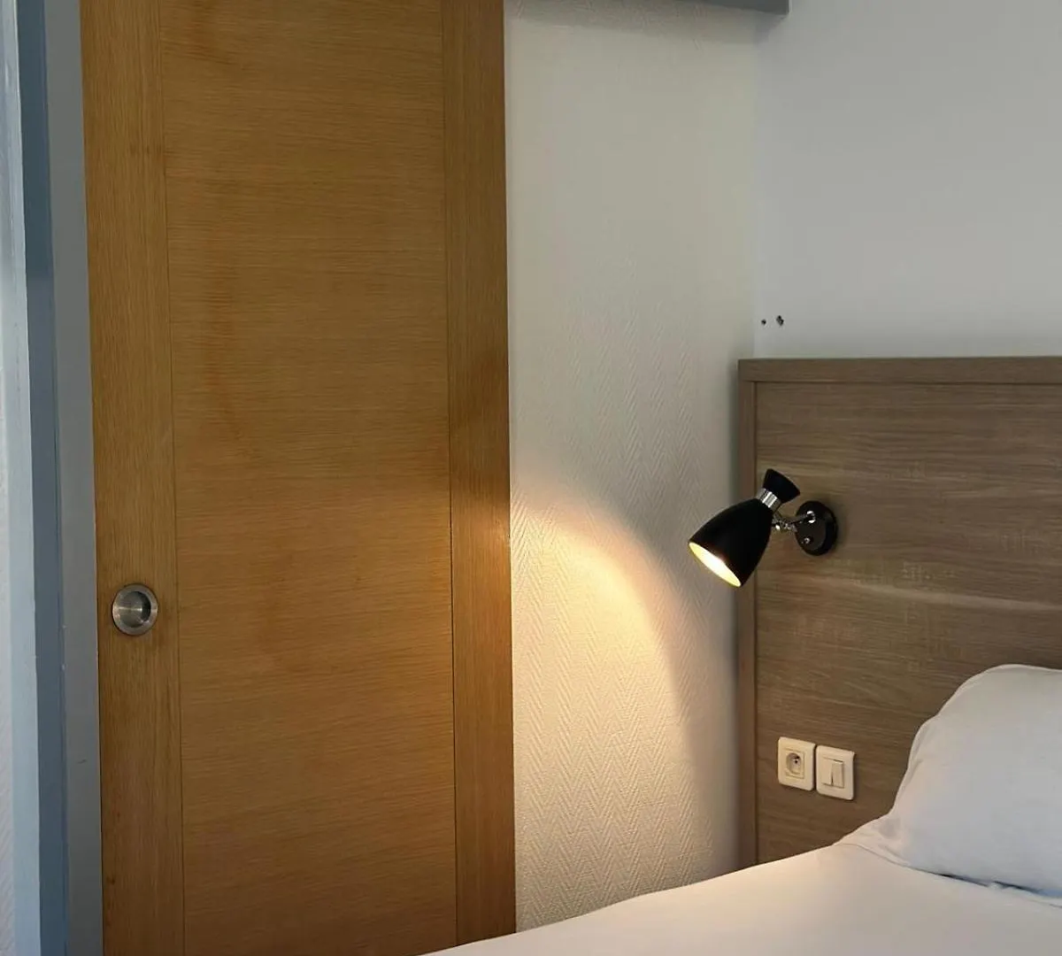 Hotel Telemaque Paris